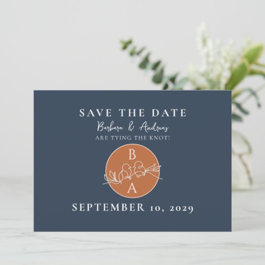 Terracotta Navy Monogram Wedding Save The Date (Stehend Vorderseite)