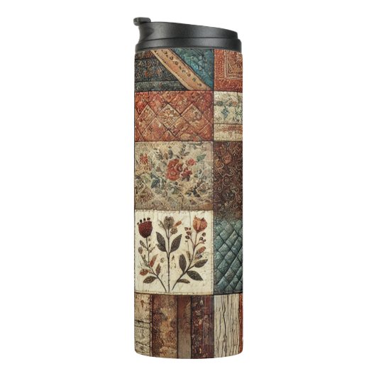 Terracotta Patchwork Quilt Rustic Boho Floral Thermosbecher (Nach rechts gedreht)