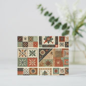 Terracotta Patchwork Quilt Rustikales Blumendesign Postkarte (Stehend Vorderseite)