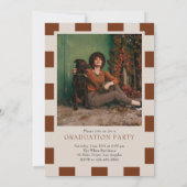 Terracotta Retro Checkered Arch Foto Abschluss Einladung (Rückseite)