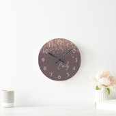 Terracotta Rose Gold Blush Pink Glitzer Monogram Runde Wanduhr (Zuhause)