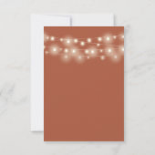 Terracotta Script String Lights Wedding RSVP Karte (Rückseite)
