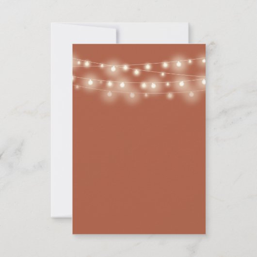 Terracotta Script String Lights Wedding RSVP Karte (Rückseite)
