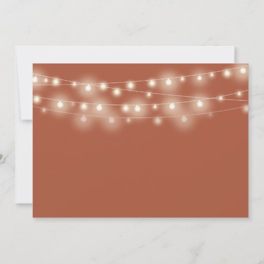 Terracotta String Lights Foto Wedding Einladung (Rückseite)
