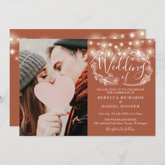 Terracotta String Lights Foto Wedding Einladung (Vorne/Hinten)