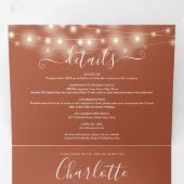 Terracotta String Lights Script Monogram Wedding Dreifach Gefaltete Einladung (Innen Erste Seite)