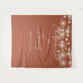 Terracotta String Lights Wedding Foto Background Wandteppich (Vorderseite (Horizontal))