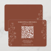 Terracotta Tiny Floral Qr Wedding Website Detail RSVP Karte (Vorne/Hinten)