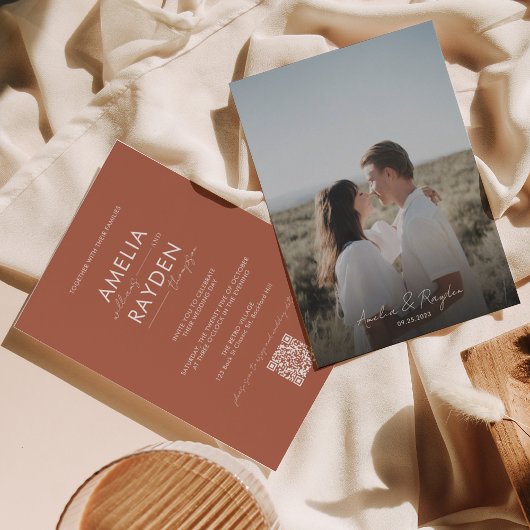 Terracotta Typografie Script Foto QR Code Wedding Einladung