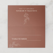 Terracotta und Ivory Ivy Floral Boho Wedding Platzkarte (Außenseite Aufgefaltet)