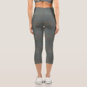 Terrain Pattern Blue 01bx4 Dgrey BG Capri Leggings (Rückseite)