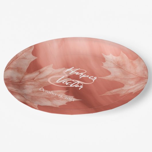 Terrakotta-Ahorn-Blätter Hochzeit im Herbst Pappteller (Schrägansicht)