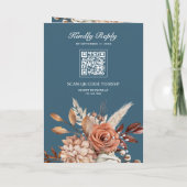 Terrakotta Blumen Staubblau QR Code Hochzeit Einladung (Rückseite)