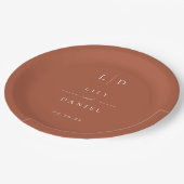 Terrakotta Minimalistische Monogramm Hochzeit Pappteller (Schrägansicht)