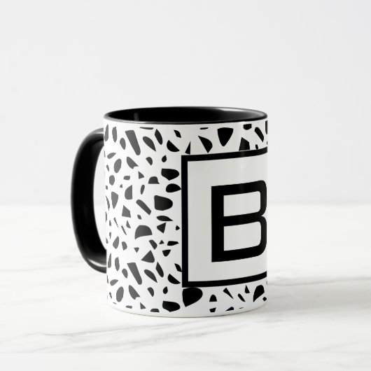 Terrazzo Schwarz-weiße Monogramm, initial fett Tasse (Vorderseite Links)