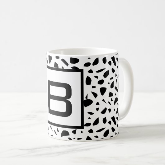 Terrazzo Schwarz-weißes Pflaster Monogramm, initia Kaffeetasse (VorderseiteRechts)