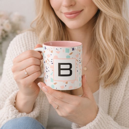 Terrazzo, weißes Pfefferminzmonogramm Tasse