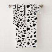 Terrazzo, weißes schwarzes Muster, Monogramm Badhandtuch Set (Insitu)