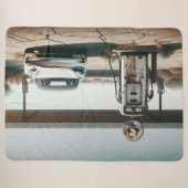 Tesla Old Gas EV Sherpadecke (Vorderseite (Horizontal))