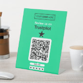 Test-Anfrage für Trustpilot mit Scannable QR-Code Sockelschild (In SItu)