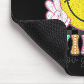 Test Day Vibes You Got This Retro Groovy Testing D Mousepad (Ecke)