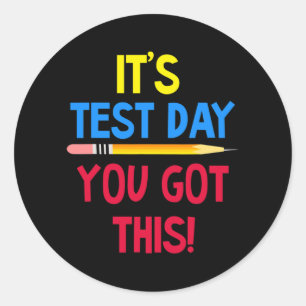 Testtag Sie diesen Lehrer Got Prüfungen Funny Test Runder Aufkleber
