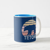 Tetons Retro Bär Zweifarbige Tasse (VorderseiteRechts)