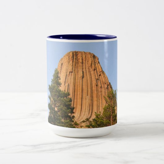 Teufel-Turm-nationales Monument, Wyoming Zweifarbige Tasse (Mittel)