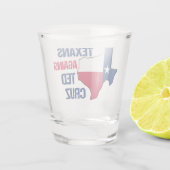 Texaner gegen Ted Cruz 2024 Wahl Schnapsglas (Rückseite)
