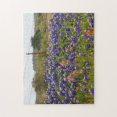 Texas Bluebonnets im Farm Country Fence Puzzle (Vertikal)