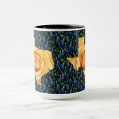 Texas Bluebonnets & Yellow Rose Tasse (Zentrum)