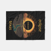 Texas Eclipse April 8 2024 04.08.2024 Texas Solar Fleecedecke (Vorderseite (Horizontal))