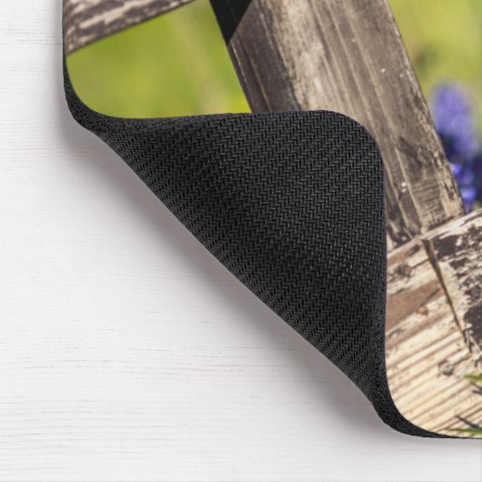 TexasBluebonnets um einen Land-Zaun Mousepad (Ecke)