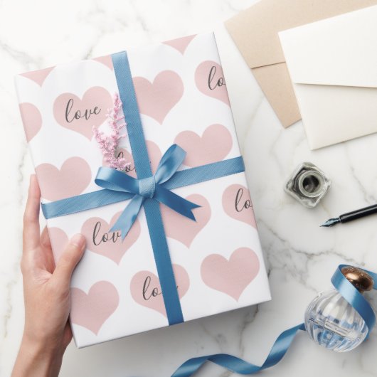 Text der Liebe Blush Pink Hearts Geschenkpapier (Schenken)