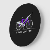 Text des Radfahrers mit lila Fahrrad Große Wanduhr (Winkel)