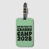 Text des Retro-Granny-Camps Gepäckanhänger (Vorderseite Vertikal)