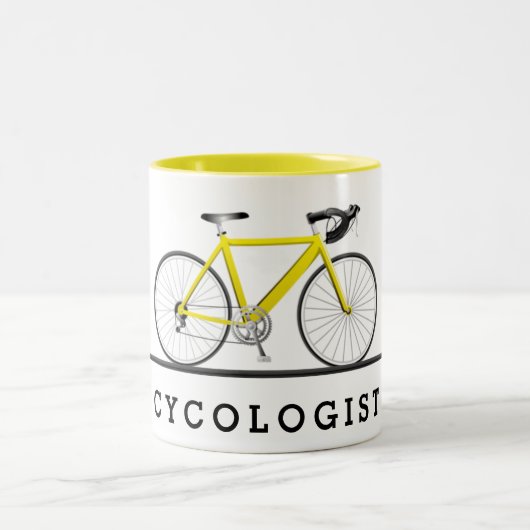 Text des Zykologen und gelbes Fahrrad Zweifarbige Tasse (Mittel)
