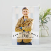 Text-Foto-Abschluss-Party des Varsity-Absolvent-| Einladung (Stehend Vorderseite)