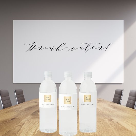 Text für das Firmenlogo Wasserflaschenetikett