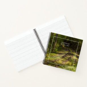 Text hinzufügen   Weggelassene Eisenbahn in einem Notizblock