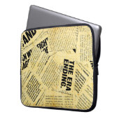 Text in Zeitungen mit altem Papier Laptopschutzhülle (Vorderseite Links)