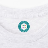 Text mit dem Logo "Custom Company" rund um Ihre Fa Etiketten (Befestigt)