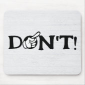 Text mit Finger auf Holz Mousepad (Vorne)