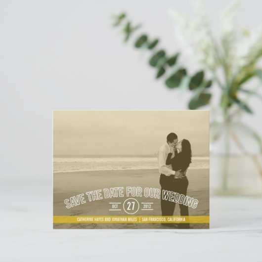 Text Overlay speichert Datumskarten - Senf Ankündigungspostkarte (Stehend Vorderseite)