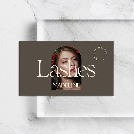 Text von Chic Lashes Elfenbein/Braun Visitenkarte