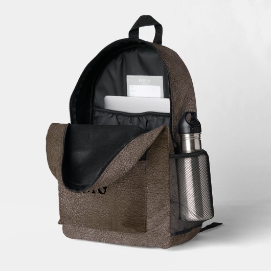 Textile braune Imitate Leather Monogram Bedruckter Rucksack (Rückseitige Ecke links (Offen) )