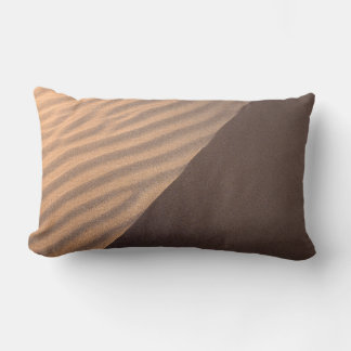 Textilien aus weißem und schwarzem Streifen Lendenkissen