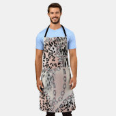 Textilleopard: Blumenkettenmuster. Schürze (Getragen)