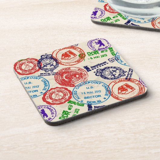 Textur mit echten Briefmarke. Getränkeuntersetzer (Linke Seite)