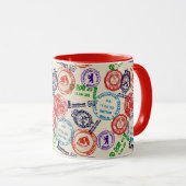 Textur mit echten Briefmarken. Tasse (VorderseiteRechts)